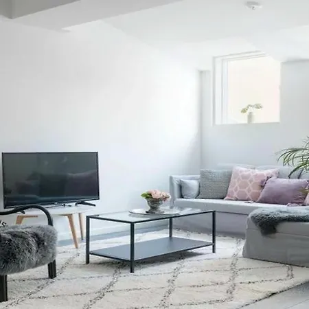 Center 1 Bedroom 아파트 *