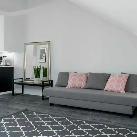 Center 1 Bedroom *
